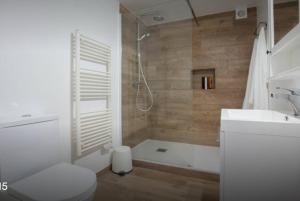 A bathroom at Apartament El Pou
