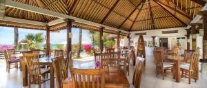 מסעדה או מקום אחר לאכול בו ב-Palm Garden Amed Beach & Spa Resort Bali