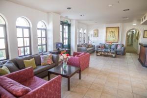 A seating area at Creta Aquamarine Hotel