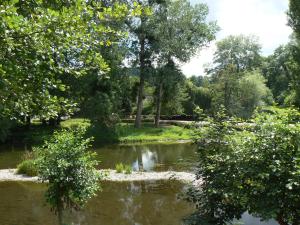 Afbeelding uit fotogalerij van Chambres d'Hôtes du Moulin du Vey in Clécy