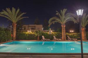 The swimming pool at or close to Creta Aquamarine Hotel