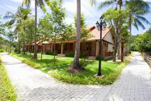 Vườn quanh The Garden House Phu Quoc Resort