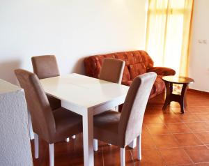 Apartments Kepi Gjerana的休息区