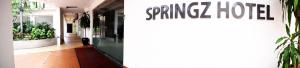 Certifikát, hodnocení, plakát nebo jiný dokument vystavený v ubytování Springz Hotel-Bukit Jalil