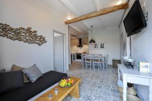 Afbeelding uit fotogalerij van Alia Luxury Apartment in Gaios