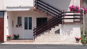Budynek, w którym mieści się apartament