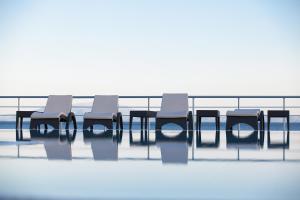 Φωτογραφία από το άλμπουμ του Blue Waves Luxury Suites by the Sea στο Πλωμάρι