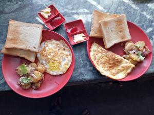 Makanan di atau berdekatan hotel