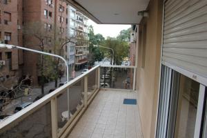 - Balcón de un edificio con vistas a la calle en Malanca 1 en Córdoba