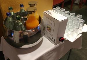 Joogid majutusasutuses Poschiavo Suisse Hotel & Traditional Fondue Stube