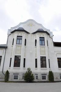 The building in which a vendégházakat is located