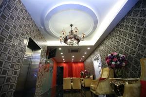 Posezení v ubytování Al Khatiri Hotel