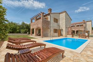 Bazén v ubytování Istrian Villa Melany nebo v jeho okolí