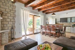 Kuchyň nebo kuchyňský kout v ubytování Istrian Villa Melany