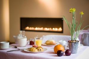 Options de petit-déjeuner proposées aux clients de l'établissement Hotel Le Clos des Récollets