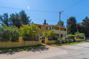 Gallery image of Franulovic Apartments in Premantura