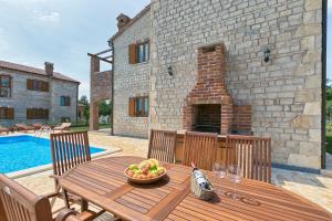 Bazén v ubytování Istrian Villa Melany nebo v jeho okolí