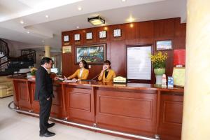 Členové personálu v ubytování Ky Hoa Hotel Da Lat