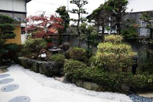 缘度假屋外面的花园