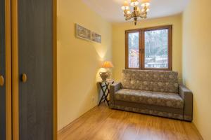 Posedenie v ubytovaní Apartament Sniezna Sowa