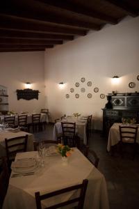 Restorāns vai citas vietas, kur ieturēt maltīti, naktsmītnē Agriturismo Baglio Vecchio
