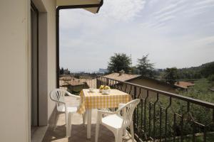 En balkong eller terrass på Appartamento San Felice vista lago