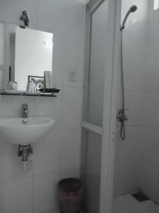 Phòng tắm tại Kiman Old Town Hotel