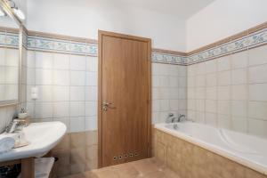 Kúpeľňa v ubytovaní VIU Secret Garden Apartment