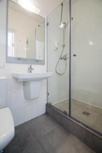 Koupelna v ubytování Volna Hotel + 33 fotografií