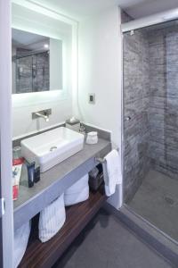 Ett badrum på FlowSuites WTC