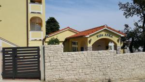 Budova, v ktorej sa ubytovanie bed & breakfast nachádza