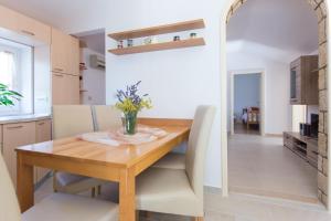 Kuchyň nebo kuchyňský kout v ubytování Apartman Ivona