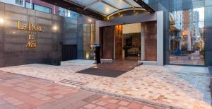 A fachada ou entrada em Le Parc Hotel, Beyond Stars