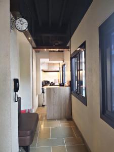 Kuchyň nebo kuchyňský kout v ubytování Hotel Kumkum