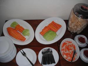 Makanan di atau berdekatan rumah tamu ini