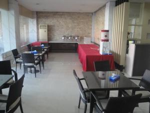 玛米尔西尔维娅酒店的休息区