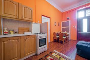Kuchyňa alebo kuchynka v ubytovaní Stupendous Apartment