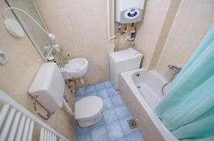 Kúpeľňa v ubytovaní Stupendous Apartment + 16 fotografií
