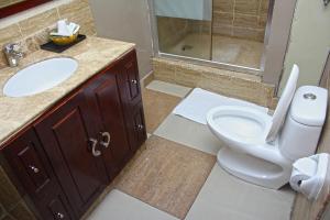 Ένα μπάνιο στο De Rembrandt Hotels and Suites