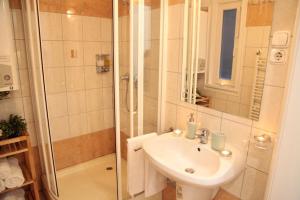 Vonios kambarys apgyvendinimo įstaigoje Brand New Apartment Budapest