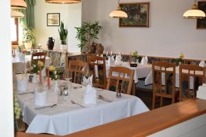 Restauracja lub miejsce do jedzenia w obiekcie Genussgasthof & Hotel beim Krutzler