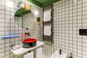 A bathroom at Room Mate Collection Giulia, Milan