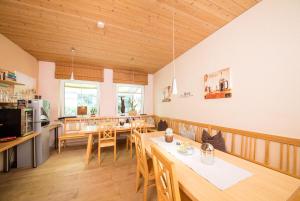 Kuchyň nebo kuchyňský kout v ubytování Hotel Bavaria