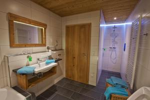 Koupelna v ubytování Holzhaus Lugerhof