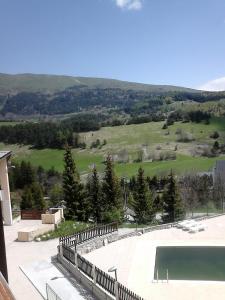 A general mountain view or a mountain view taken from Az apartmant