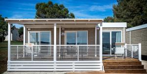 Balkón nebo terasa v ubytování Holiday Centre Bi village
