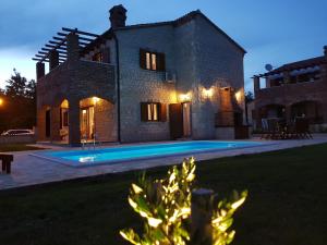 Bazén v ubytování Istrian Villa Melany nebo v jeho okolí