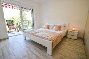 Foto da galeria de Bay View Apartments em Kotor