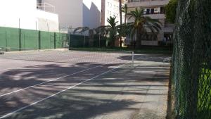 Tenis alebo squash v ubytovaní Palmeral de Torrevieja alebo jeho okolí
