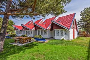 Taman di luar Kotedžai Trys pušys